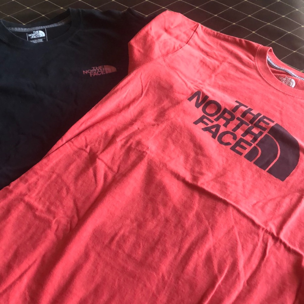 2 north face tshirts. Great condition.